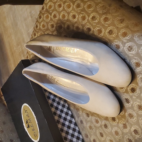 Delman bone heels - Picture 2 of 8